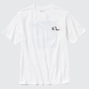 Uniqlo x KAWS UT (Short-Sleeve Graphic T-Shirt) size Small
